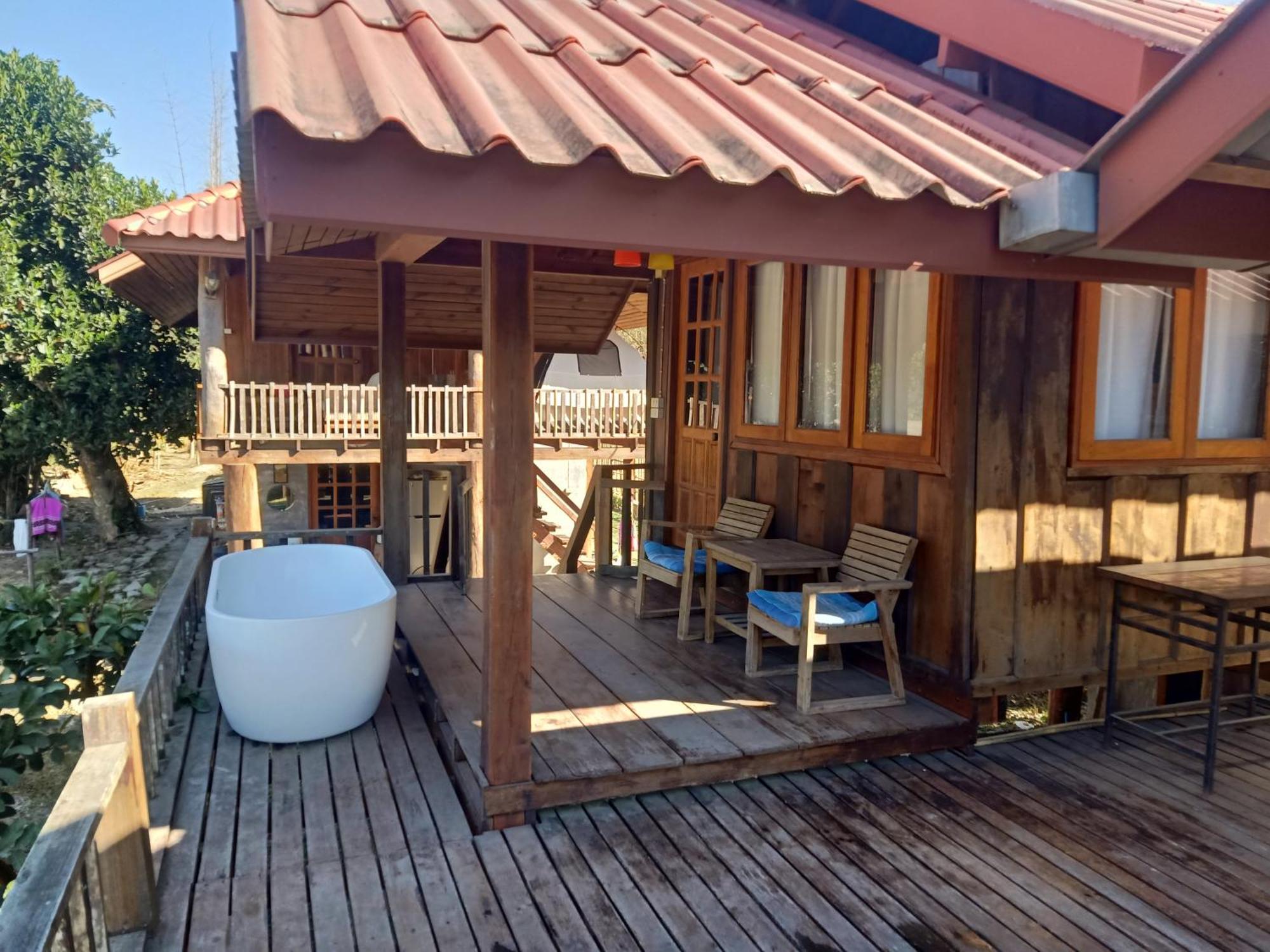 Homestay La De Madame Su *